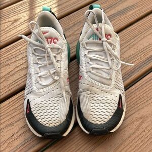 Men’s Nike Air Max 270 White and Black Sneakers, size 7.5